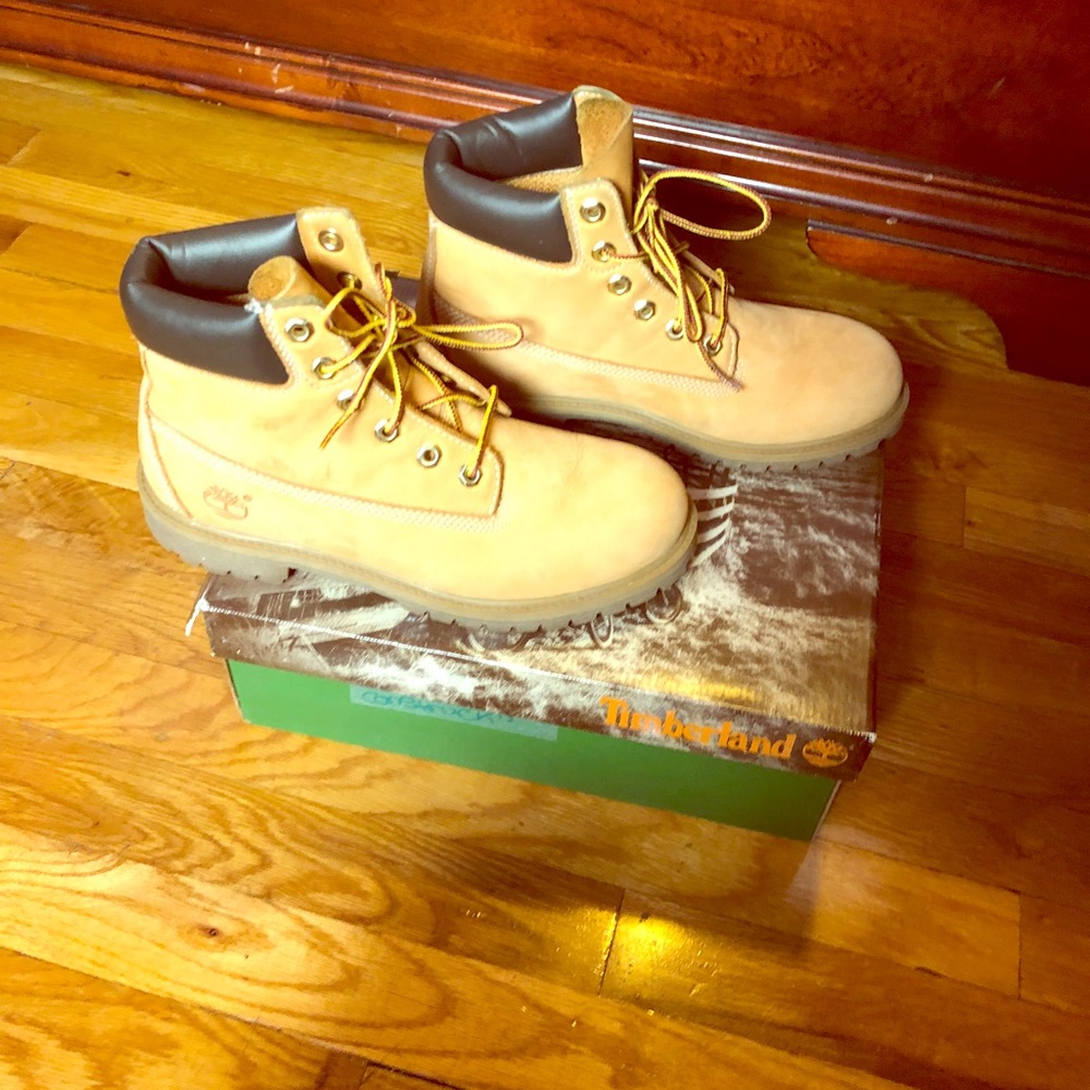 Size 6 (U.S.) Classic “Construction” Timberland’s